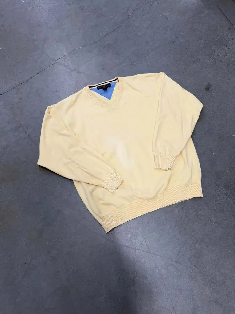 Vintage 90s Tommy Hilfiger Golf Men's Yellow V-Neck Pullover Sweater Size M